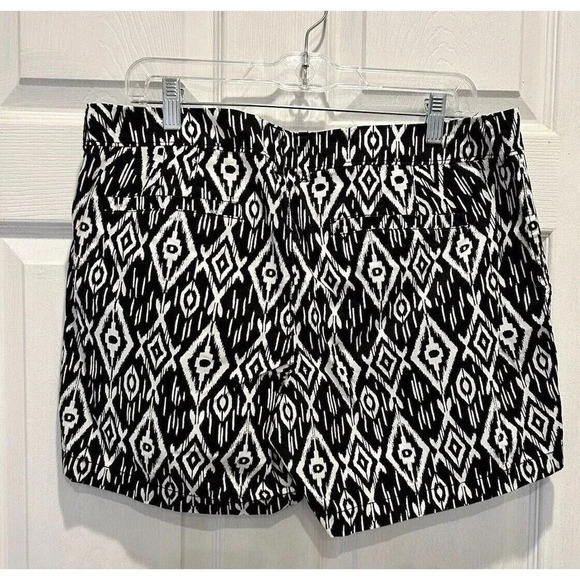 Old Navy Everyday Twill Short Womens‎ Size 12 Black White Ikat Mid Rise Cotton - Picture 5 of 7